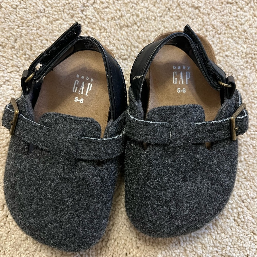 Gap clogs